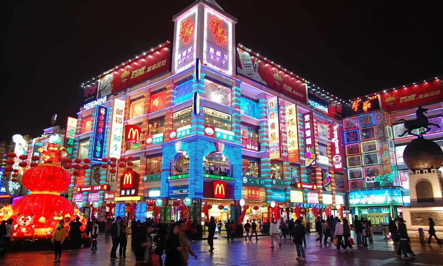 Along the Pearl: Guangzhou's River of Dreams