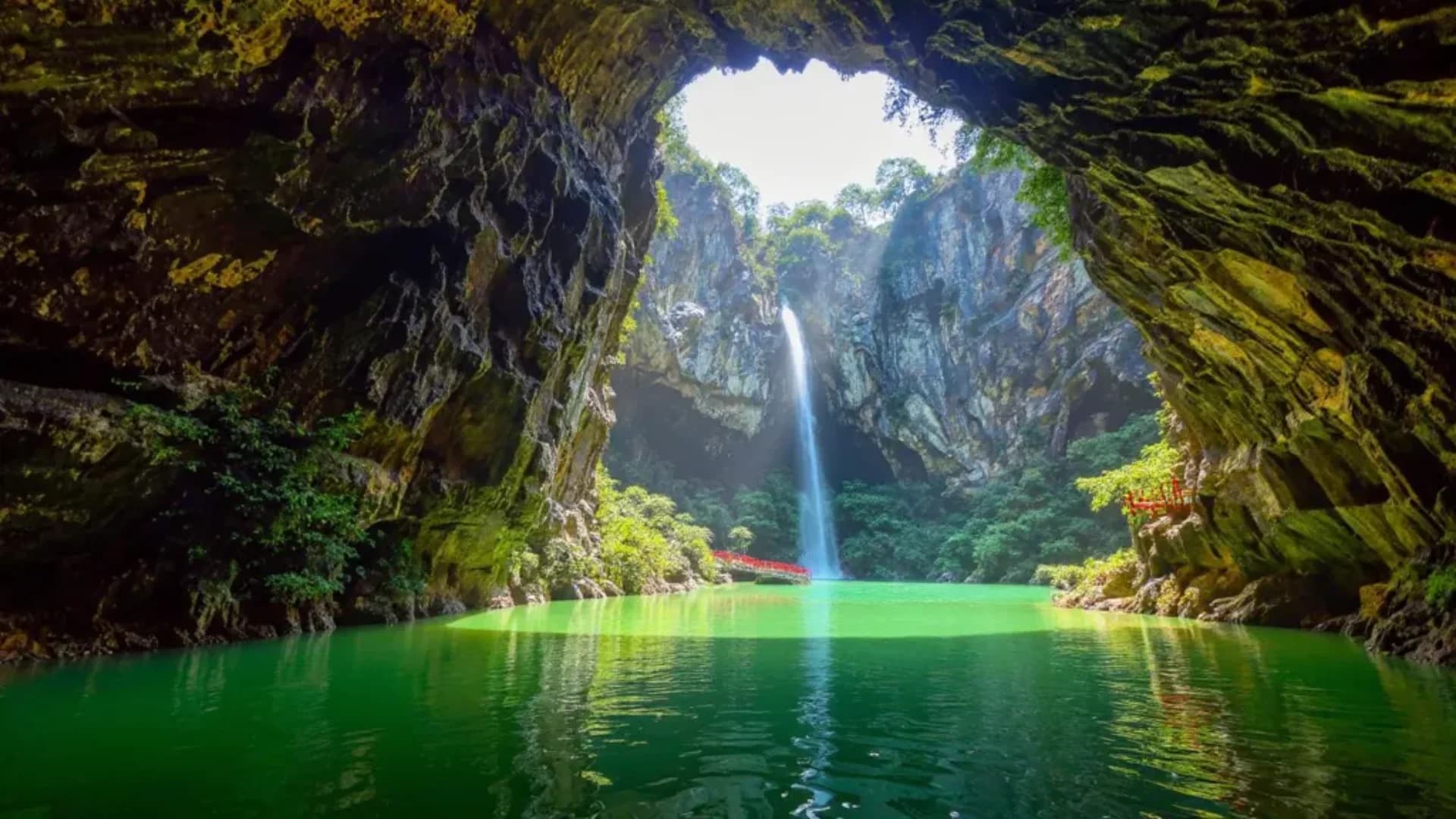 Cave Wonderland: Qingyuan's Mystical Karst Adventure